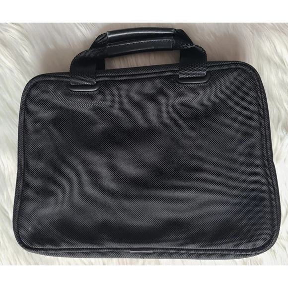 🔴SOLD🔴TUMI|Men's Classic Hanging Travel Toiletry Bag - Picture 2 of 11